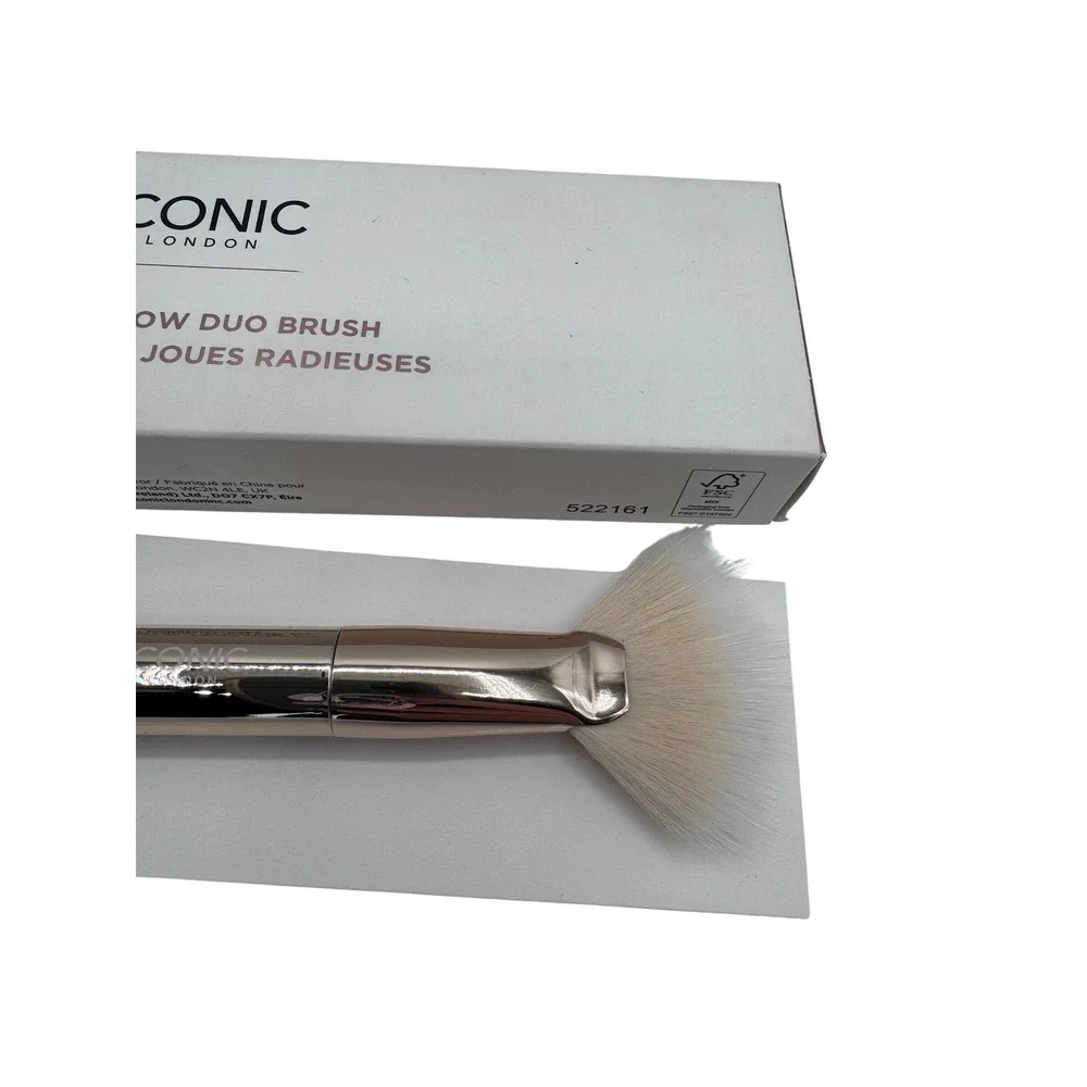 Iconic London OS Gold Cheek Glow Duo Brush Women's Dual-Ended Makeup Tool